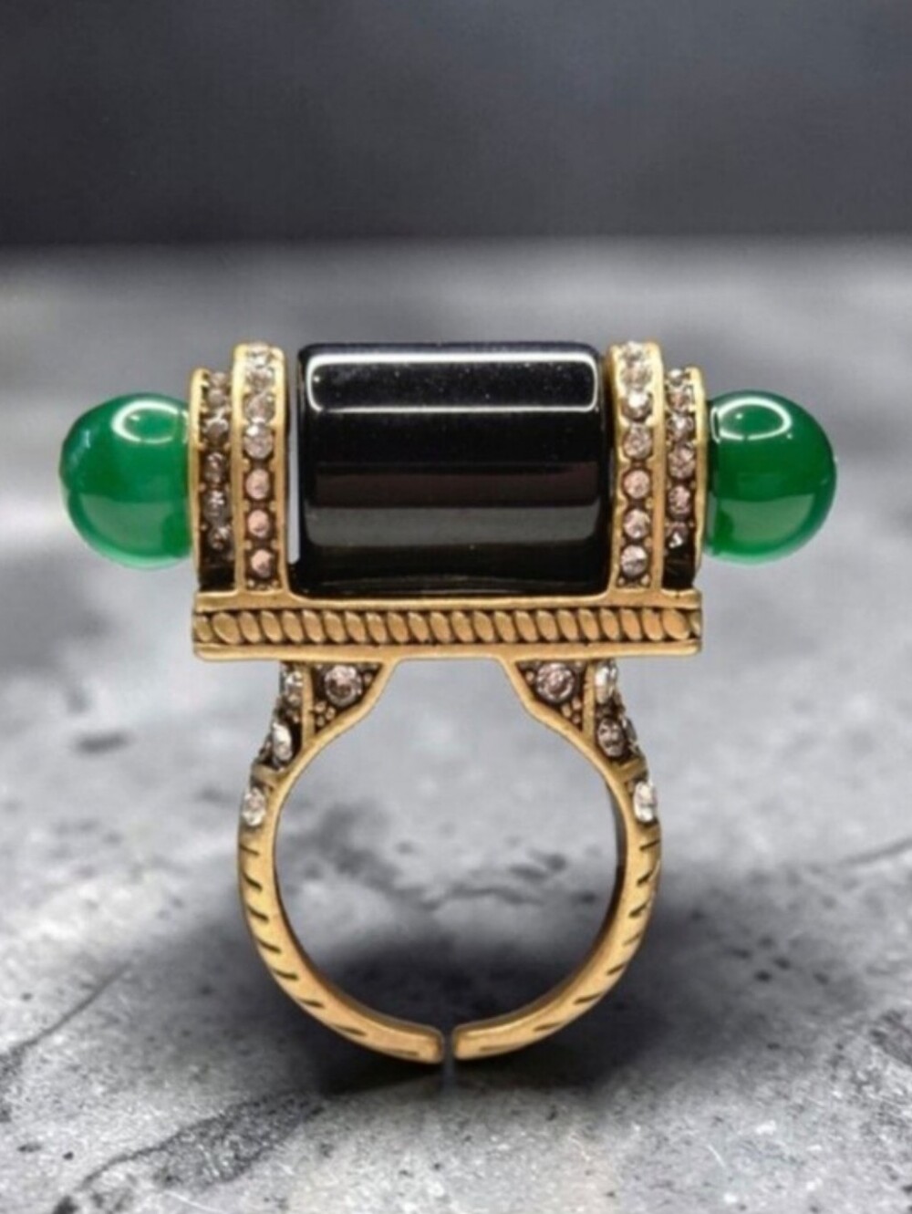 Massive Byzantine Vintage Vibes Onyx & Emerald Glass Cabochon Statement Ring - Picture 6 of 6